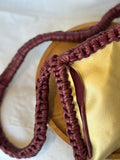 Mala Crossbody Dourada e Bordô