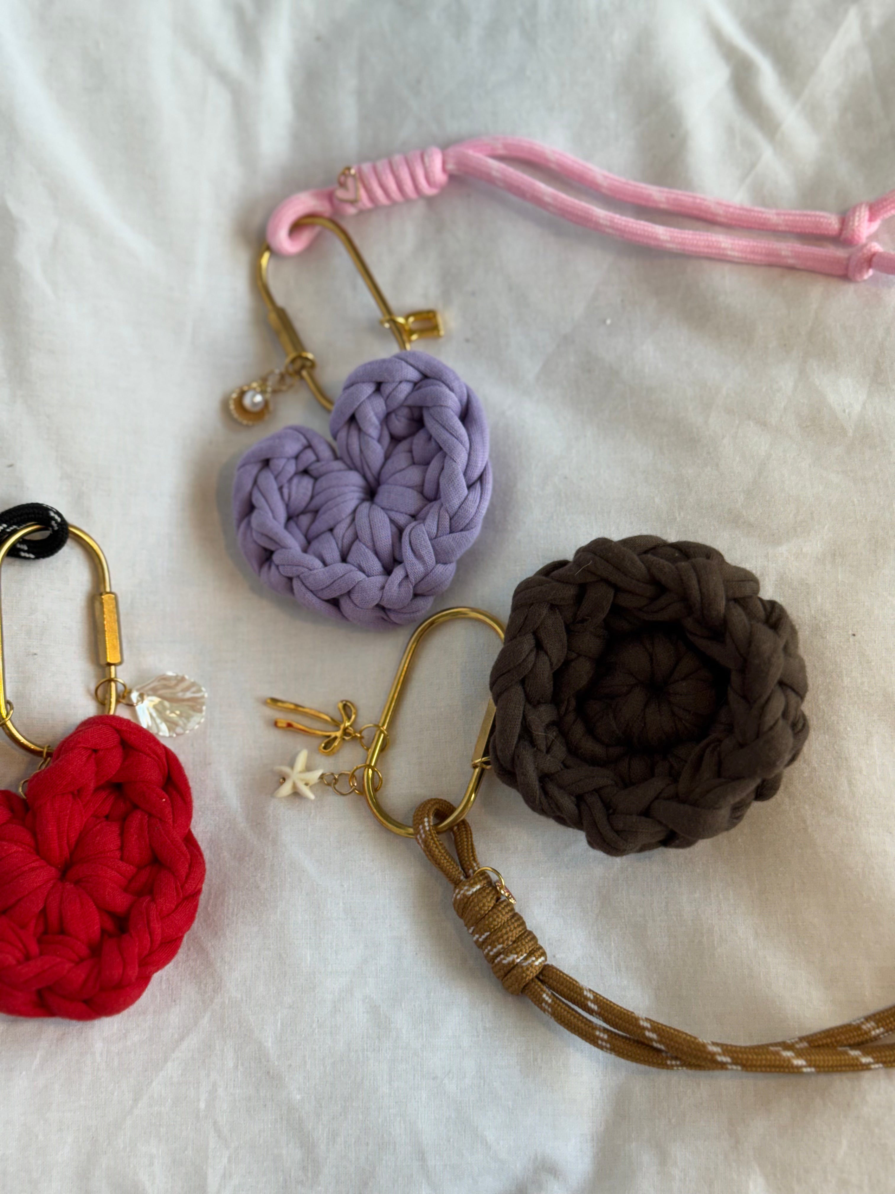 Bag Charm em Croché com Pingentes